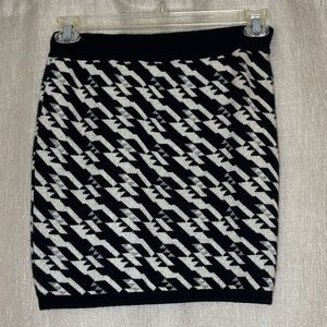 Aqua Cashmere Designer Black and White Pencil Mini Skirt Size Small